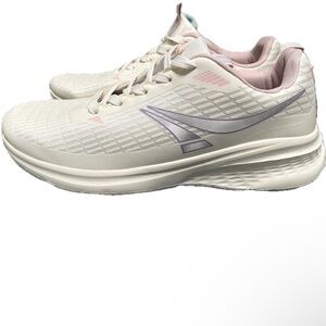 Cream memory foam sneakers